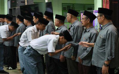 Halal Bihalal Awali Hari Pertama Sekolah di MA Salafiyah Kajen