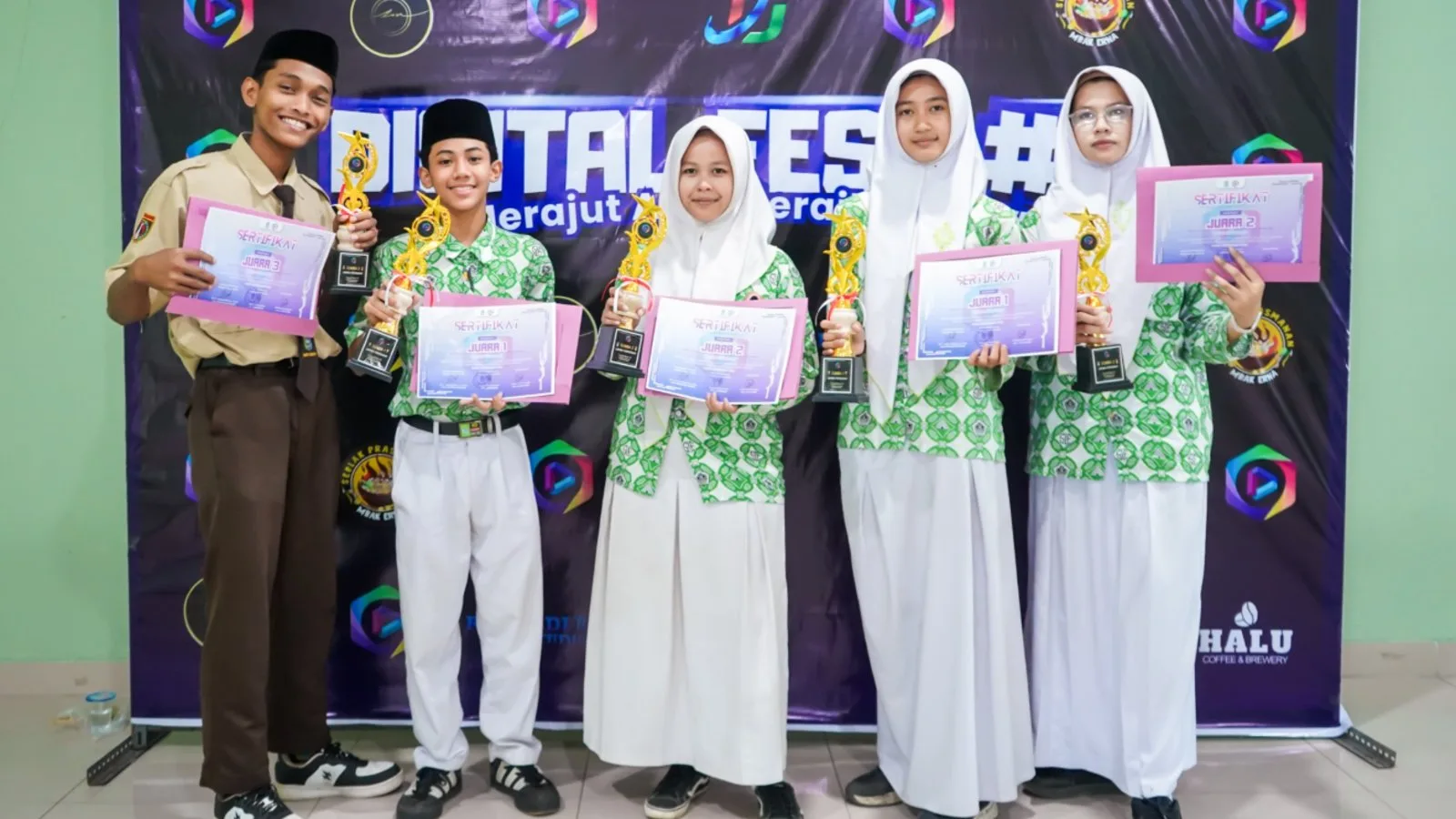 Borong Empat Juara Digital Fest #3 UIN Sunan Kudus, Murid MA Salafiyah Kajen Unjuk Kreativitas Digital