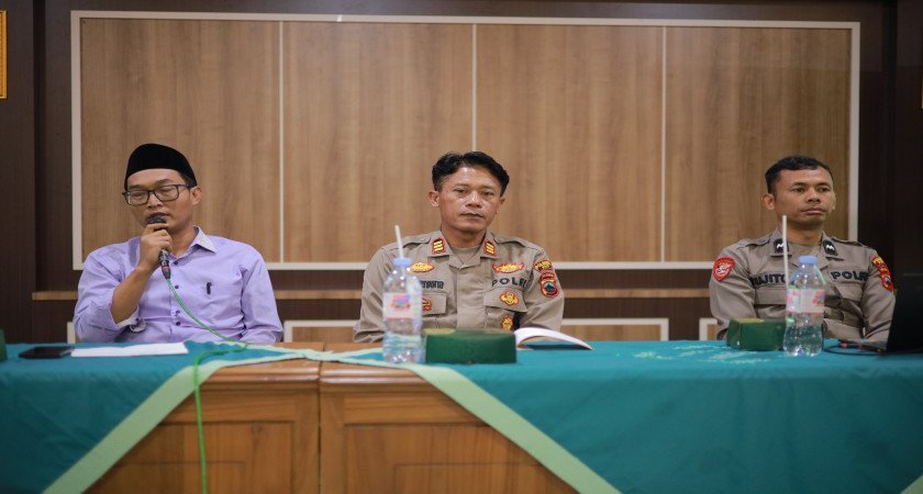 Pahami Hukum, Lindungi Murid: MA Salafiyah Kajen Gandeng Polsek Margoyoso Edukasi Pendidik